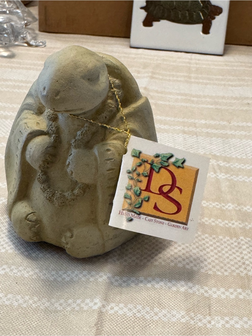 Meditating turtle - Picture 10 of 11